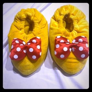 Minne Mouse slippers from Disneyland Park Cali